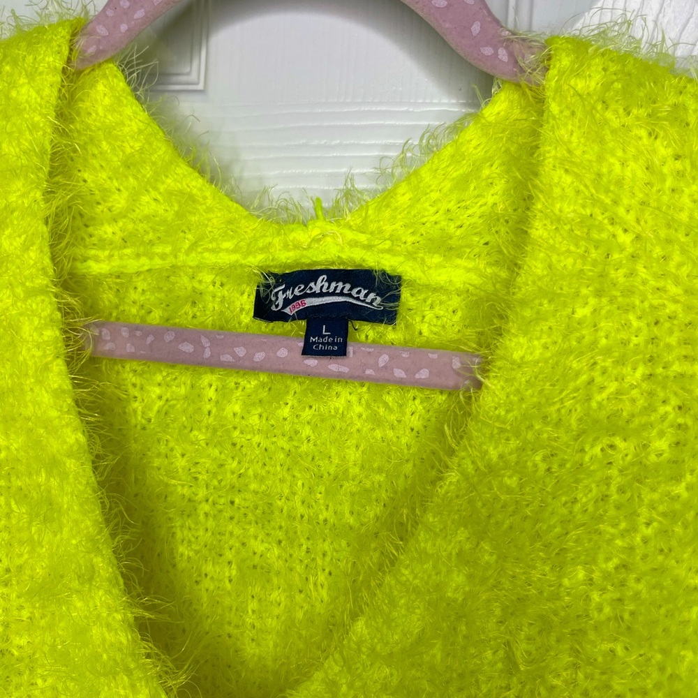 Sweater - Picture 5 of 9